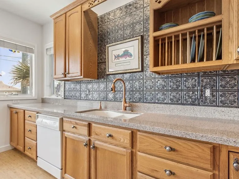 855 S Fletcher Ave — Photo 5