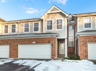 111 Chestnut Hills Cir, Burr Ridge, IL 60527