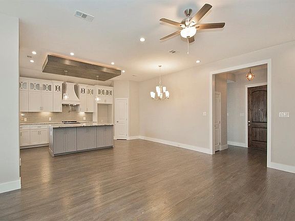 5th image of 4821 Freeport Dr
