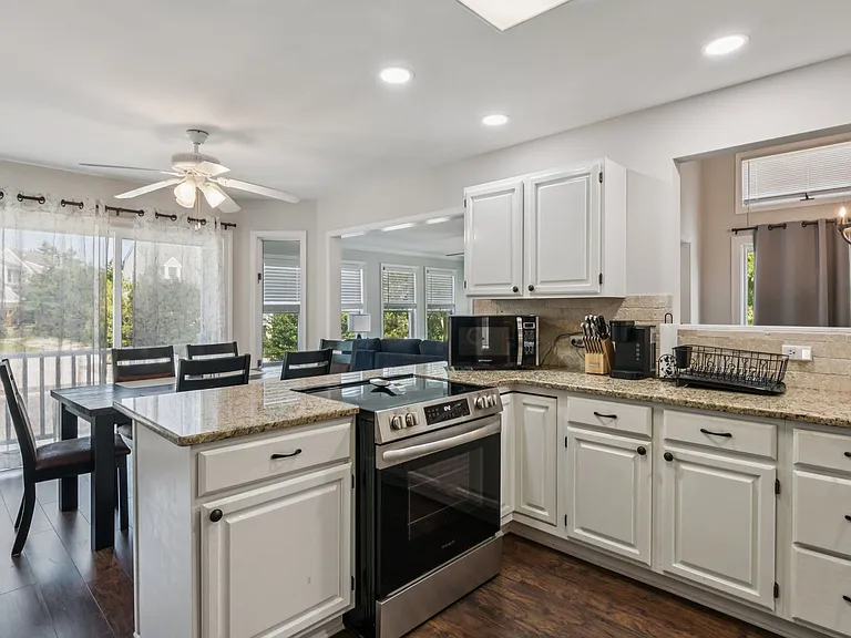 101 W Cape Shores Dr — Photo 18