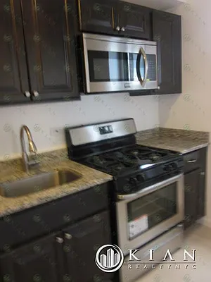 Rented by Kian Realty | media 6