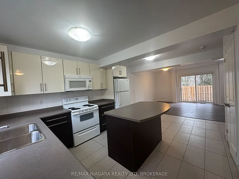 5852 Frontenac St #8 — Photo 4