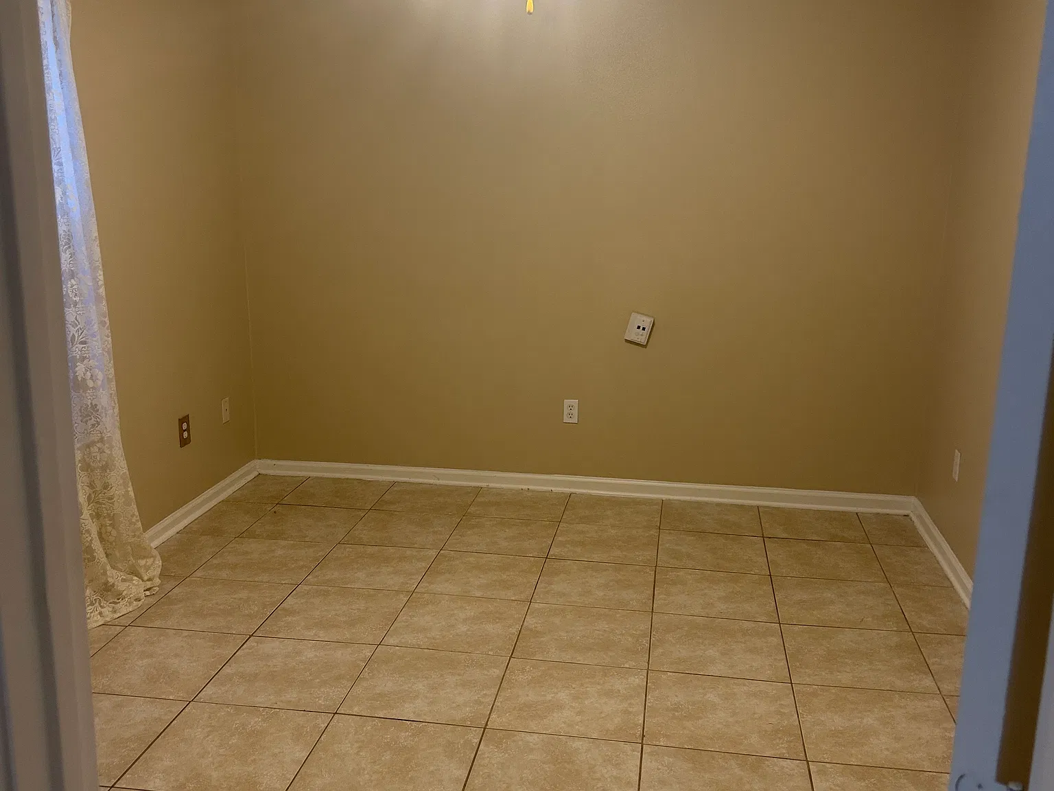 2 bed, 900 sqft, $950 — Photo 2