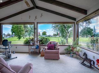 2070 King Way, Woodburn, OR 97071