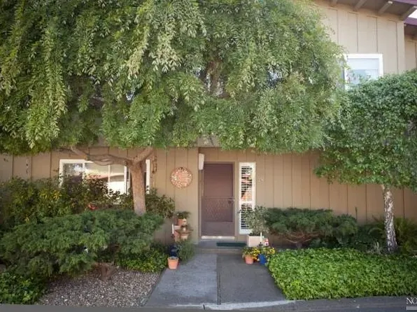 39 Porto Bello Dr, San Rafael, CA 94901