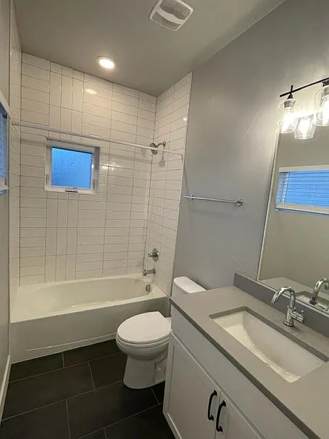 Building Photo - 3810 N Olive St #5
