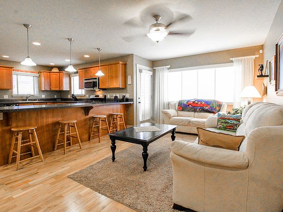 5th image of 265 Westland Dr