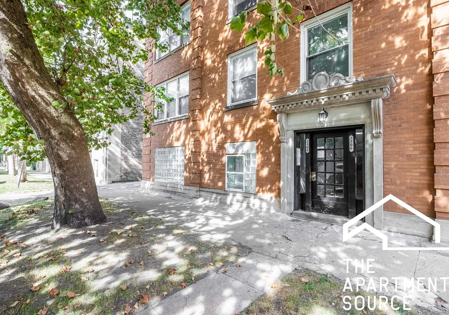 2306 West Rosemont Avenue #3 — Photo 4