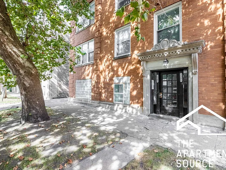 2306 W Rosemont Ave #3 — Photo 4
