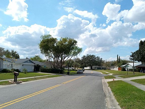 4th image of 1255 Guinevere Dr