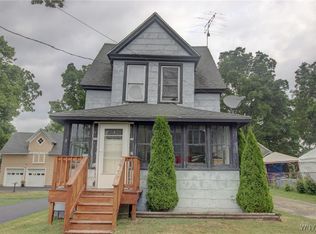 2020 Lakeview Rd, Lake View, NY 14085