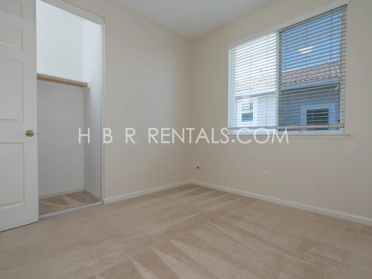 2417 Veneto Ln — Photo 27