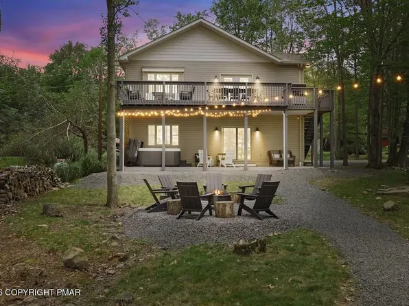 204 Trout Creek Dr, Pocono Lake, PA 18347