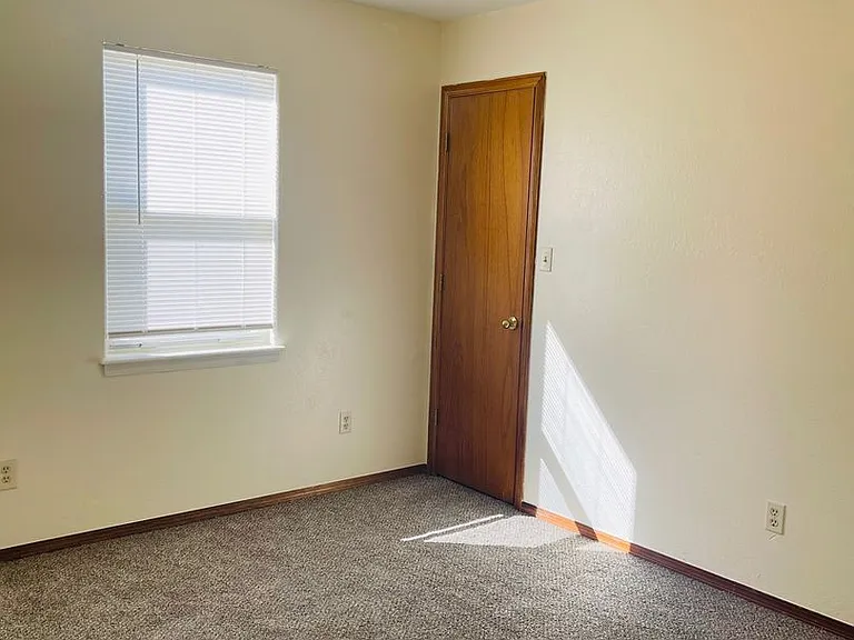 822 Windwood Dr #2 — Photo 10