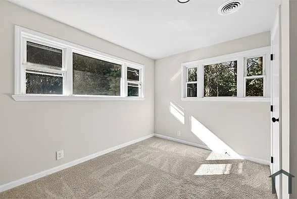 4406 W Argyle Dr — Photo 4