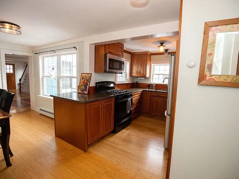 38 Union St — Photo 5