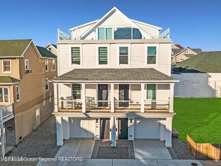 7 Center St — Photo 1