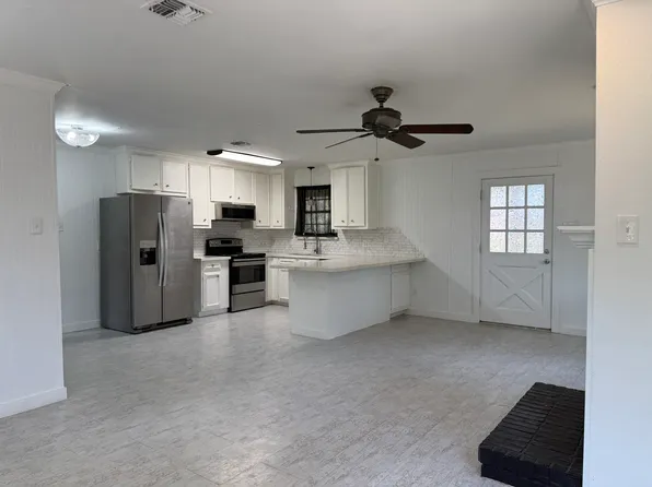 (undisclosed Address), Sealy, TX 77474