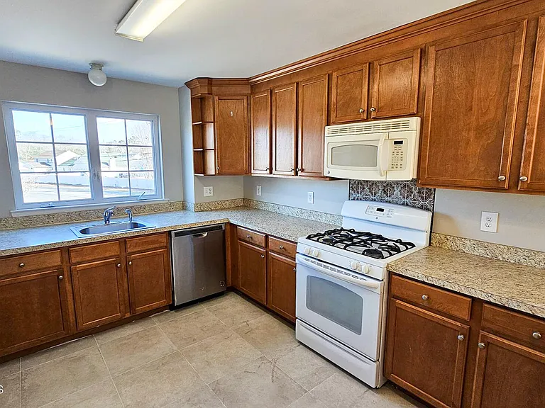 380 Radio Rd #A1 — Photo 19
