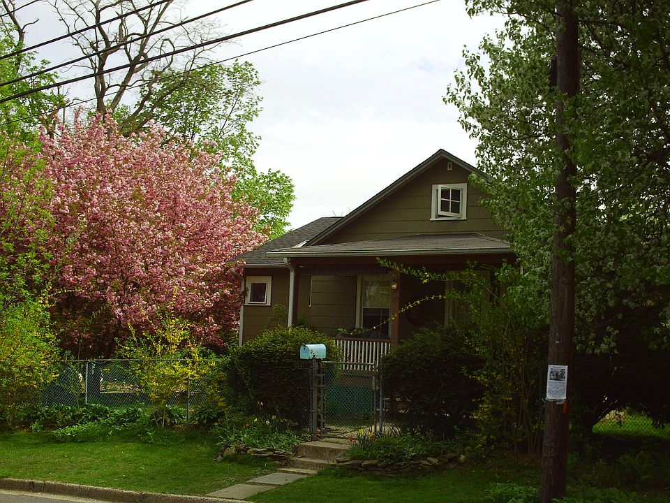 1st image of 29 Altamont Ave