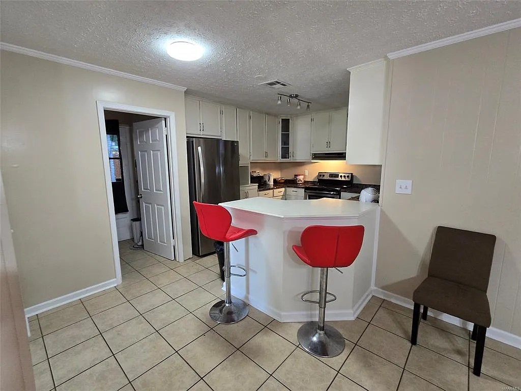 3 bed, 1562 sqft, $1,750 — Photo 4