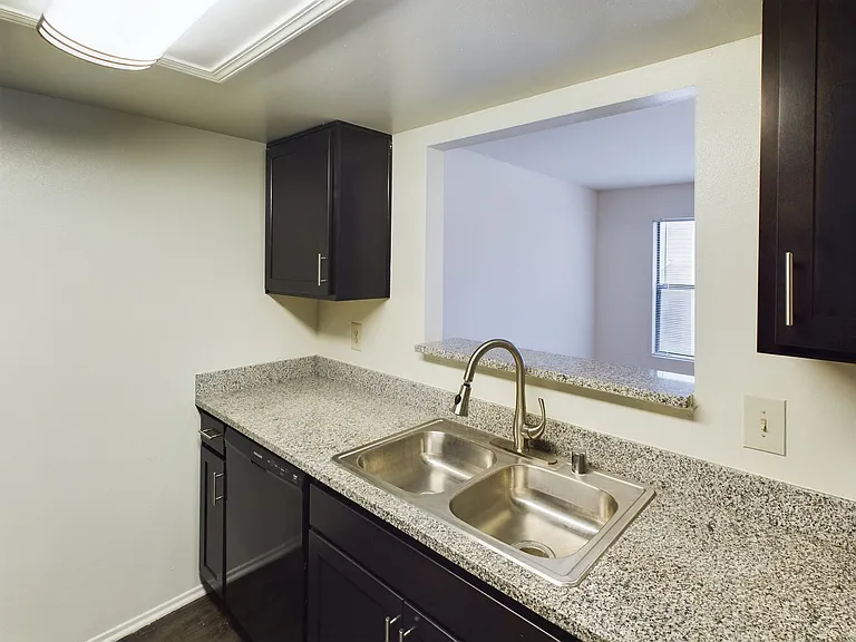 Stoney Brooke Apartments — Photo 37