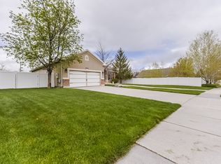 4862 W Wood Ranch Dr, South Jordan, UT 84009