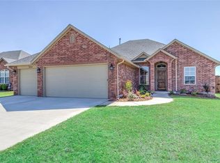 3300 Ashton Dr, Moore, OK 73160