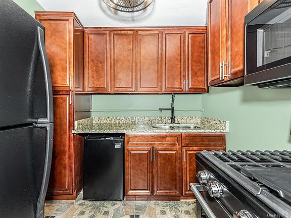5th image of 3299 Cambridge Ave APT 8G
