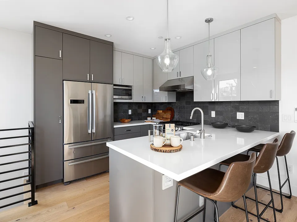 44 Woodward St #2