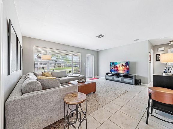 3rd image of 1698 NE 39th Street