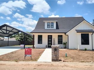 209 Nashua St, Groesbeck, TX 76642