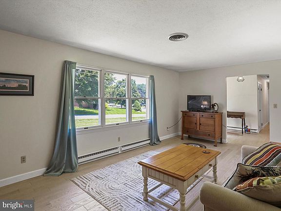 4th image of 103 Myriah Dr