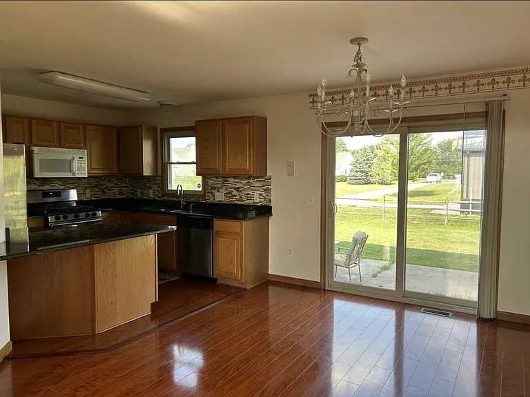 5844 Wyndstone Dr — Photo 6