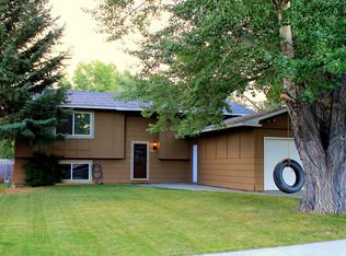 360 Greasewood St, Green River, WY 82935