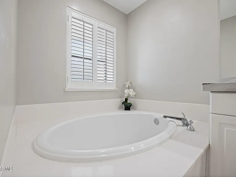 2802 E Camino Acequia Dr #8 — Photo 17
