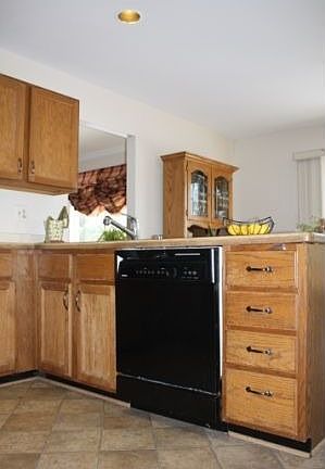 4th image of 6611 Sun Valley Dr