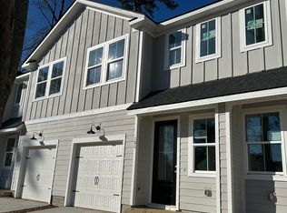 105 Berry Shoals Dr, Summerville, SC 29485