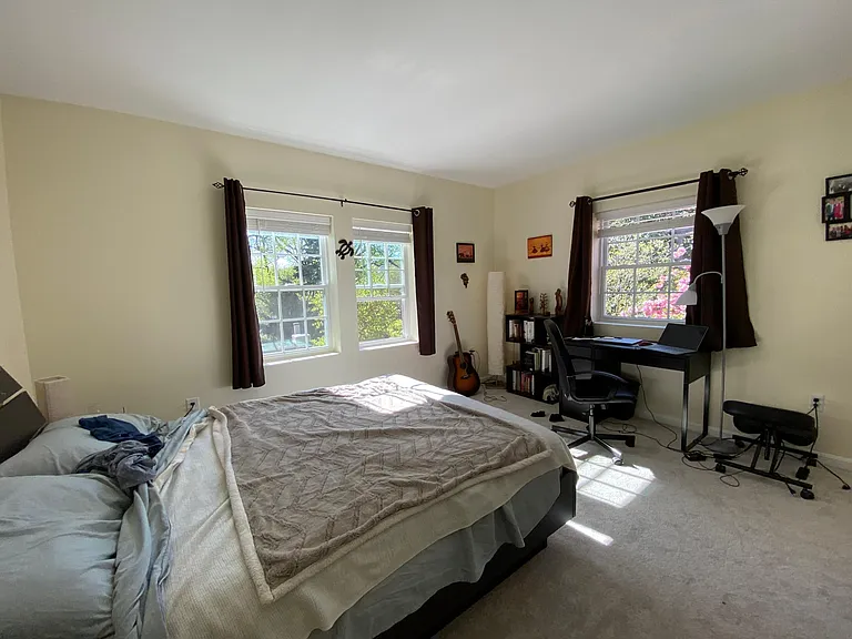 1805 N Rhodes St #250 — Photo 6