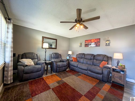 3rd image of 73 Whispering Oaks Loop