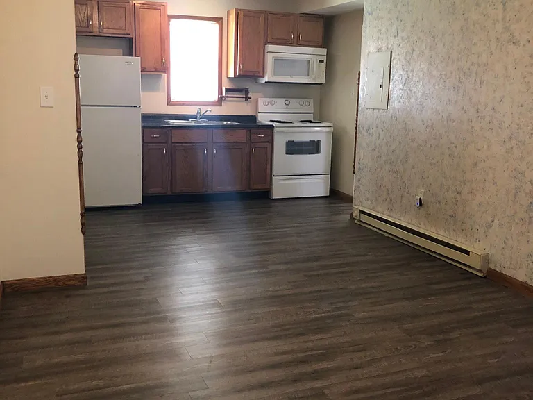 2916 Daleford Ave NE — Photo 3