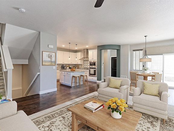 3rd image of 13715 Shoshone Ln