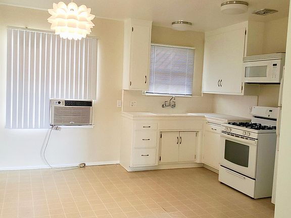 4th image of 2803 W Clark Ave #B