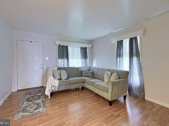 5th image of 108 Hawk Ln