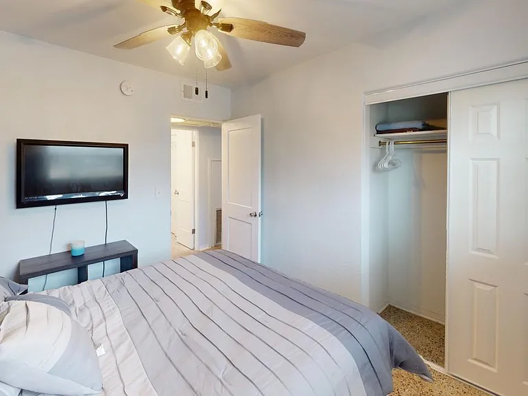 328 Slayton Ave — Photo 16