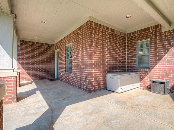 4th image of 2112 Avondale Dr