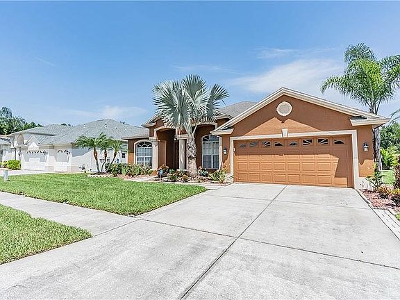 3rd image of 18016 Royal Forest Dr