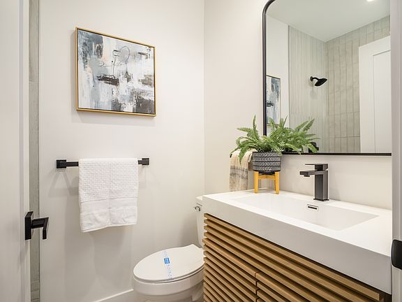 4th image of 251 Gardenia Way #A