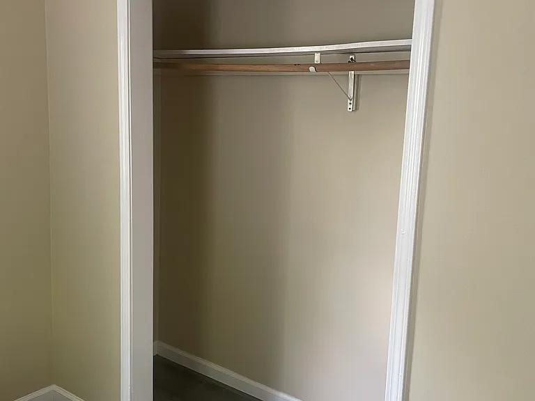 113 S Justice St — Photo 3