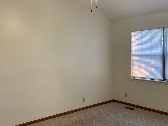 3rd image of 837 N 89th St